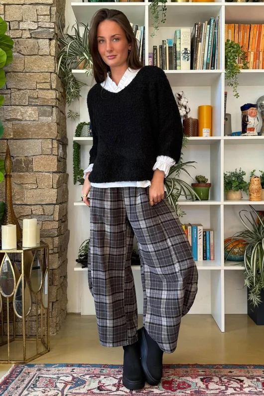 Lola Boucle Slouch Knit Black